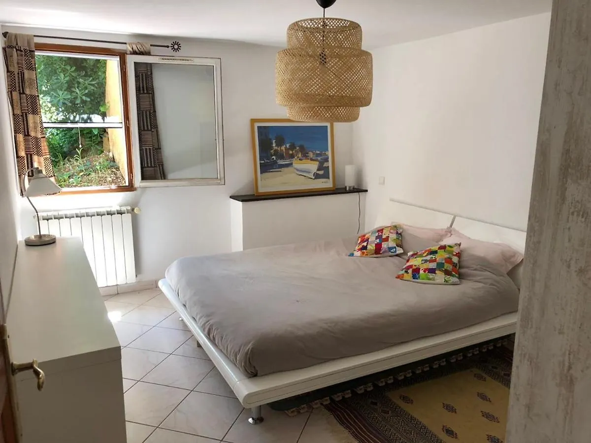 Joli rez-de-villa 80 m2 proche mer Carqueiranne 0*,